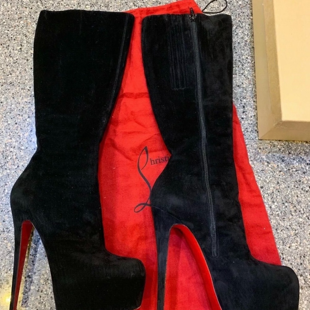 Christian Louboutin Daf Suede Boots!